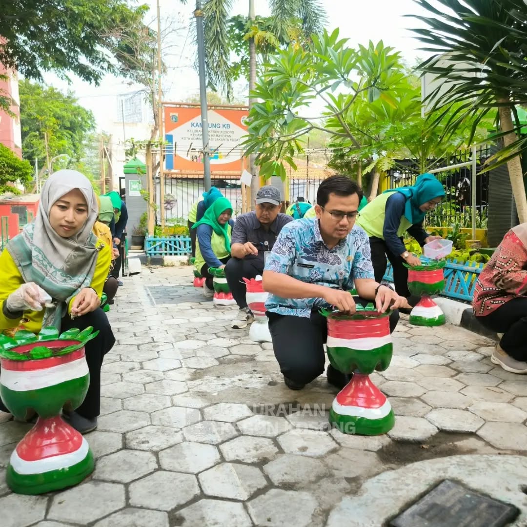 Giat Penanaman Bawang Serentak Se-Jakarta Pusat